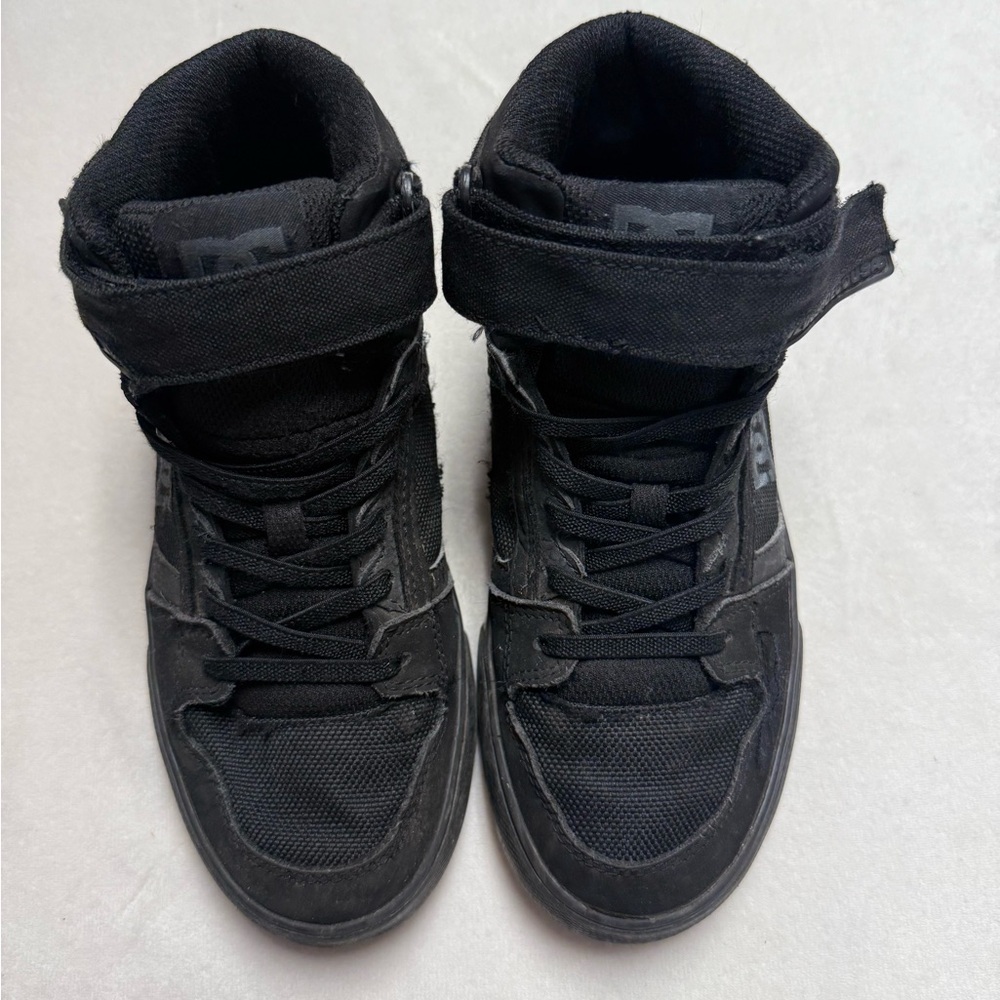 DC High cut black shoes